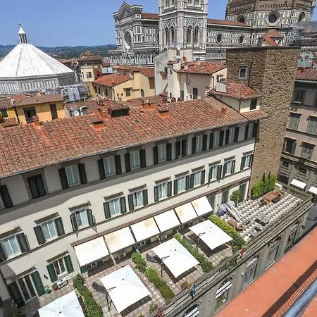 Next To The Duomo Of Florence, Raffaello, With Private Patio Apartment